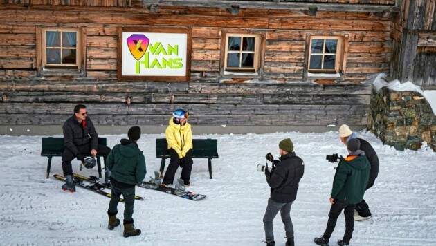 Gedreht wurde für die neue Do-It-Yourself-Marke „VanHans“ bei Kaiserwetter und warmen Temperaturen, die den frischen Schnee lockerten. (Bild: VanHans)