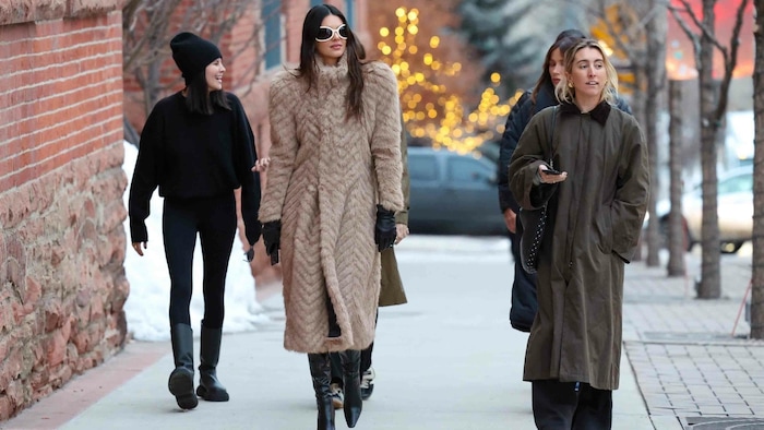 Kendall Jenner weiß, wie es geht: Sie zeigte sich Ende des letzten Jahres bereits als „Mob Wife“ ...