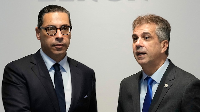 Von links: Zyperns Außenminister Konstantinos Kombos und sein israelischer Kollege Eli Cohen