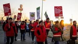 Aktion der Gewerkschaft im Gewerbepark Stadlau (Wien) (Bild: APA/Georg Hochmuth)