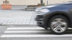 Der Pensionist war dem Autofahrer am Zebrastreifen zu langsam – daher gab´s Schläge (Bild: Huber Patrick)