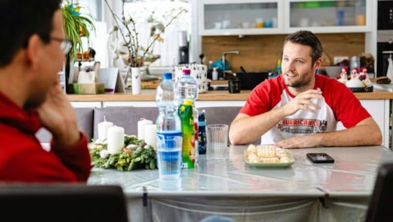 Bernhard Wastyn sprach mit der „Krone“ über seine Fußball-Leidenschaft. (Bild: Mario Urbantschitsch)