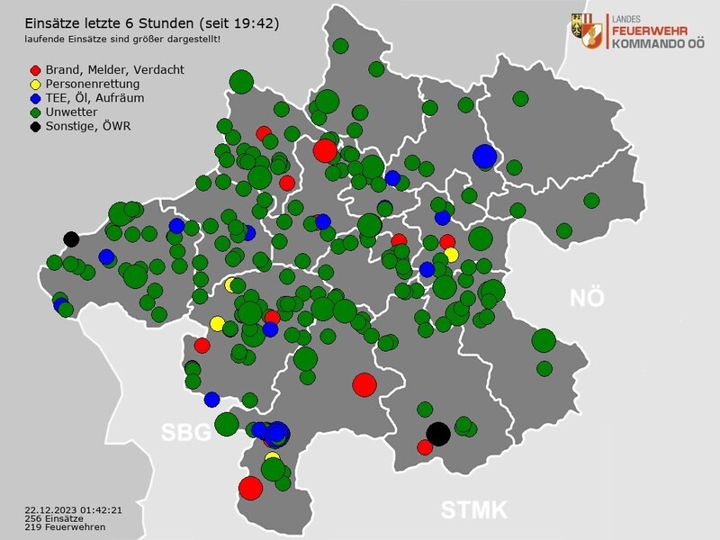 Eine Momentaufnahme gegen 1.40 Uhr nachts zeigt: Die Feuerwehren waren im ganzen Bundesland im Einsatz. (Bild: Landesfeuerwehrzentrale)