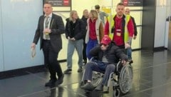 Freitagvormittag am Flughafen Wien/Schwechat: „Zurück in die Zukunft“-Superstar Michael J. Fox ist in Österreich gelandet. (Bild: STARPIX/A. TUMA/EYE,)