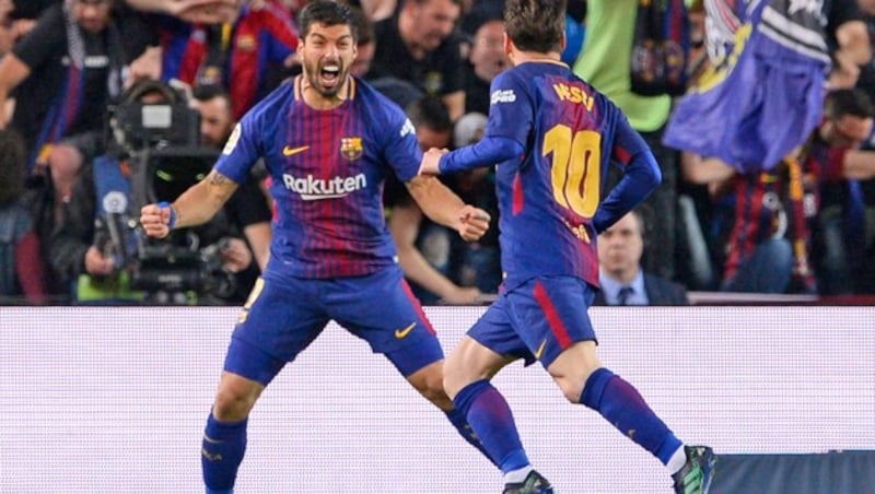 Glory days: Suarez (links) und Messi räumten für Barcelona alle Tropähen ab. (Bild: APA/AFP/Josep LAGO)