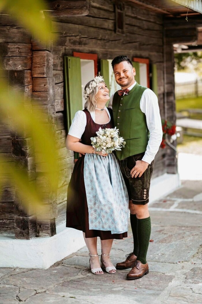 Wegen der schweren Krankheit zog das Paar seine Hochzeit vor - die große Feier wird nächstes ...