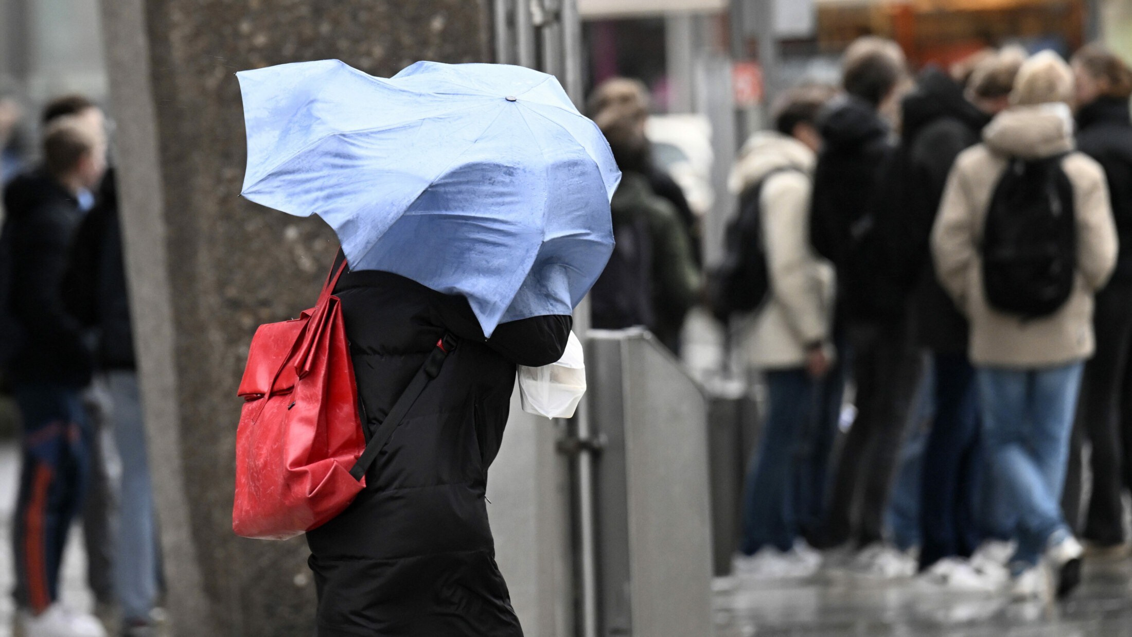 Chaos In Westeuropa - Sturmtief „Zoltan“: Tote Und Schwere Schäden ...