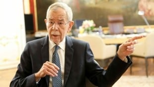 Der Herr Bundespräsident Alexander Van der Bellen wird ehrfurchtsvoll ersucht, seine Mahnungen breiter zu streuen. (Bild: Reinhard Holl)