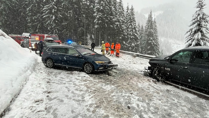 Die Straße musste eine Stunde gesperrt werden.