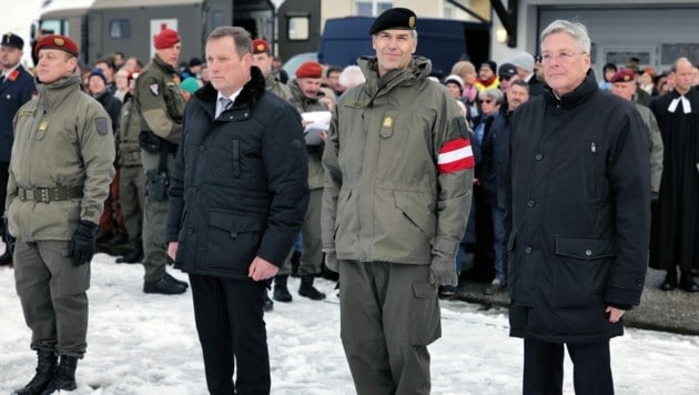 Feierliche Angelobung in Hohenthurn: Bürgermeister Michael Schnabl, Brigadier Philipp Eder und ...