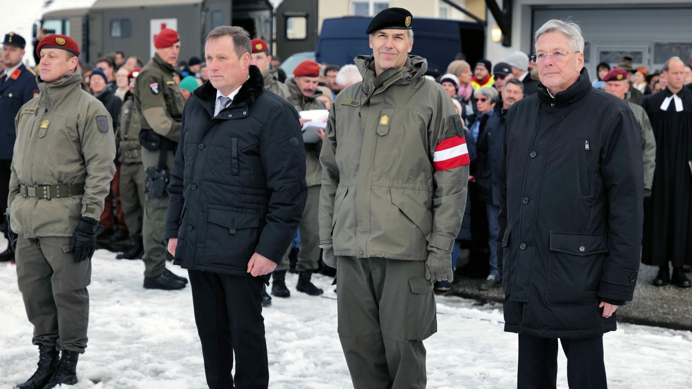 Feierliche Angelobung in Hohenthurn: Bürgermeister Michael Schnabl, Brigadier Philipp Eder und ...