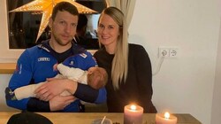 Die Biathlon-Familie Komatz (rechts Katharina und David mit Sohn Fabio) genießt die ruhigen Tage zu dritt. Bei den Bewerben in Hochfilzen hat der Kleine dem Papa bereits zugeschaut. (Bild: Katharina Komatz)