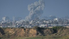 Bomben in Gaza am 23. Dezember 2023 (Bild: AP)