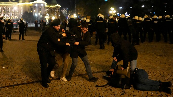 In Belgrad sind Demonstrierende und die Polizei zusammengestoßen.