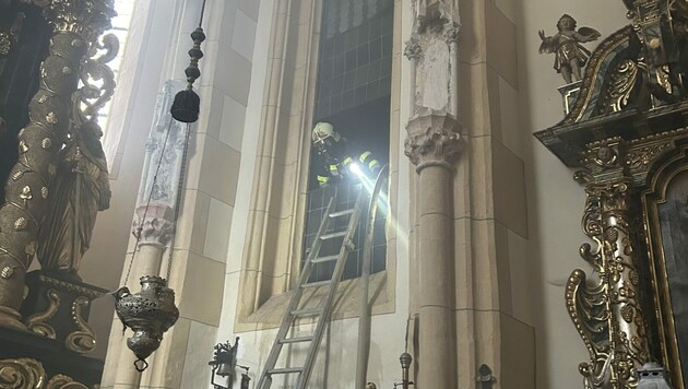 Am Christtag brachte ein Brand die Feuerwehr in die Kirche Hochfeistritz. (Bild: FF St. Walburgen)