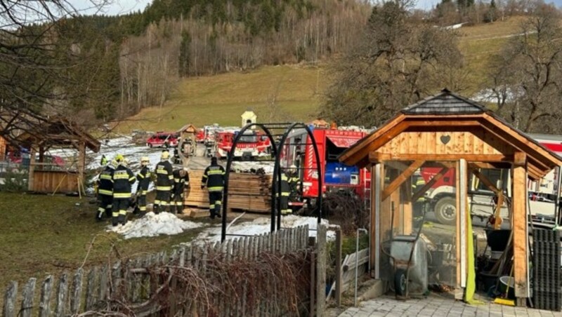 150 Einsatzkräfte standen im Einsatz. (Bild: FF St. Walburgen)