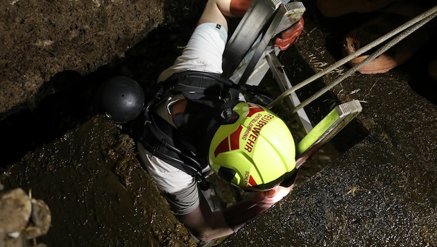 Auch für die Feuerwehr ist so ein Einsatz brandgefährlich. (Bild: Thomas Zeiler)