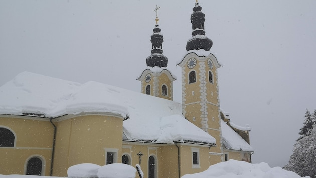 Die Wallfahrtskirche „Mariä Himmelfahrt“ in Maria Rain: Der Gottesdienst zu Silvester wird von 10 bis 11 Uhr in den ORF-Radios und auf ORF3 im Fernsehen übertragen. (Bild: Pfarre Maria Rain)