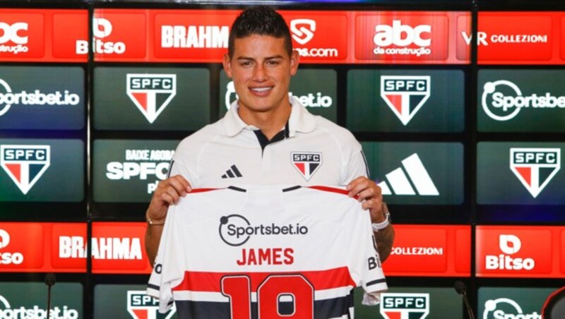 James beim Amtsantritt für seinen neuen Verein Sao Paulo im August 2023 (Bild: APA/AFP/Miguel SCHINCARIOL)