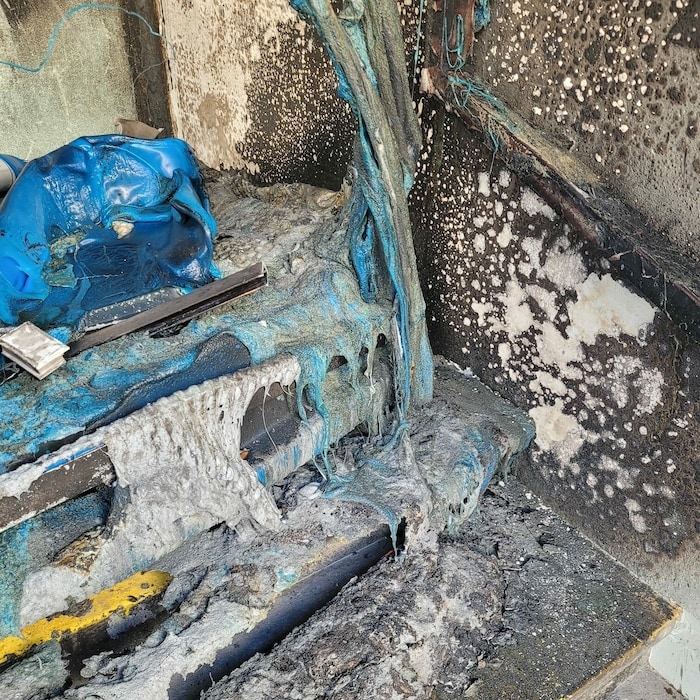Das Baustellen-WC ist komplett geschmolzen.