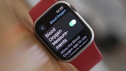 Eine Funktion in der neuen Apple Watch hat in den USA zu einem Prozess mit einem Medizintechnik-Unternehmen geführt. (Bild: AFP)