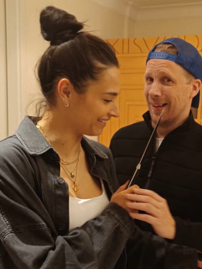 Amira und Oliver scheinen ihren Streit am Geburtstag ihres Sohnes vergessen zu haben.