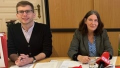 Robert Krotzer und Elke Kahr spenden seit Jahren den Großteil ihres Gehalts. (Bild: Hannah Michaeler)