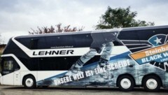 Der Bus des EHC Black Winsg Linz (Bild: EHC)