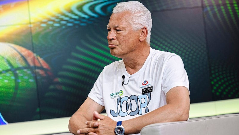 Toni Polster ist nach seinem Magendurchbruch zumindest „erfolgreich operiert“ und „über dem Berg“. Ganz Österreich hofft‘s. (Bild: Mario Urbantschitsch)