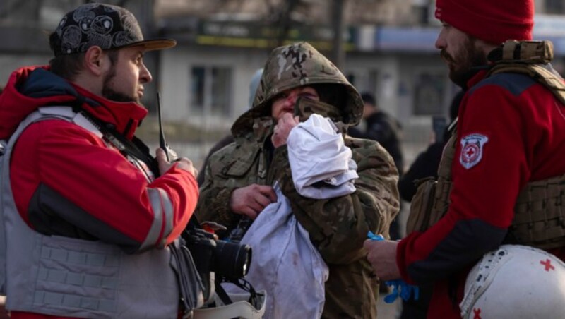 Der russische Luftangriff forderte Dutzende Opfer. (Bild: AP)