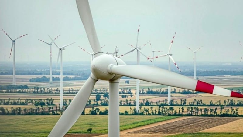 Ob Windpark, Agri-PV-Anlage im großen Stil oder Elektrolyseur - das Burgenland setzt auf Energieunabhängigkeit. (Bild: Richard Neubauer)