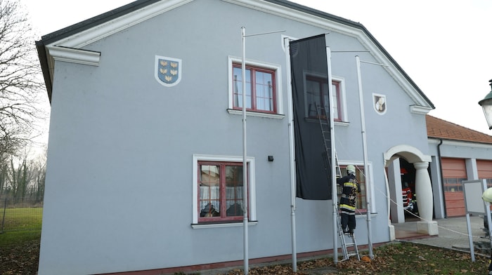 Große Trauer herrscht nicht nur bei den Feuerwehrkameraden, sondern im gesamten Ort.