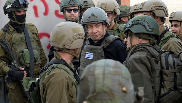 Netanyahu kündigt noch monatelangen Krieg an . (Bild: AP)