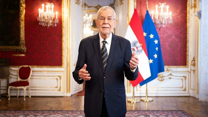 „Schauen wir, dass wir uns nicht nur in den extremen Rändern unterhalten“, so Van der Bellen.