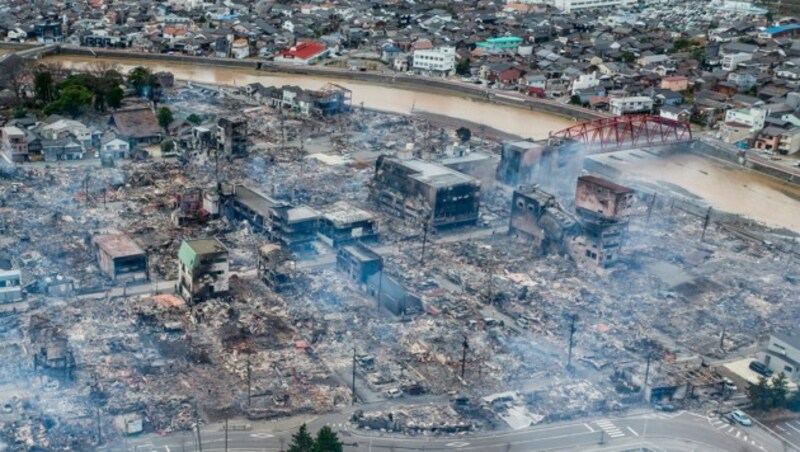 Ein Luftbild aus der Präfektur Ishikawa vom Dienstag (Bild: APA/AFP/Fred MERY)