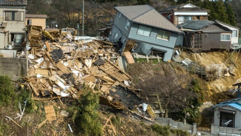 Häuser fielen zum Teil komplett in sich zusammen. (Bild: APA/AFP/Fred MERY)