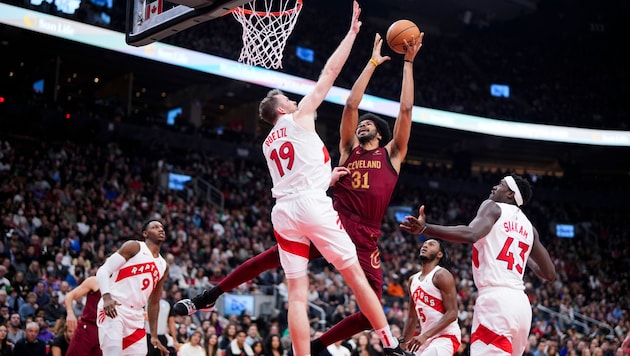 Jakob Pöltl startet mit einem Sieg in das neue Jahr. (Bild: APA/Getty Images via AFP/GETTY IMAGES/MARK BLINCH)