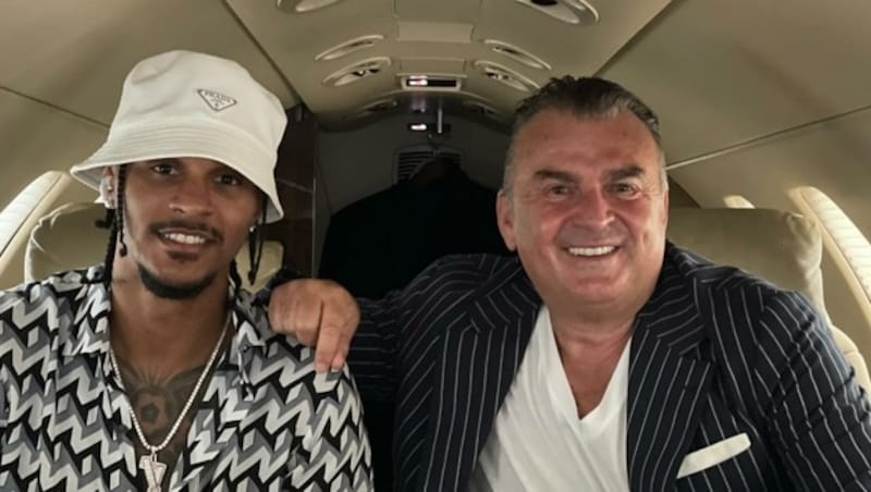 Spielerberater Max Hagmayr mit Valentino Lazaro. (Bild: ZVg)