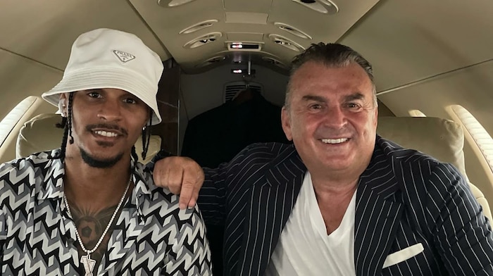 Spielerberater Max Hagmayr mit Valentino Lazaro.