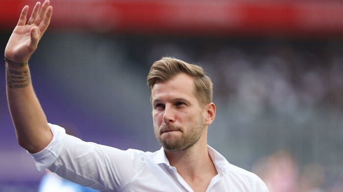 Stripfings Sportdirektor Alexander Grünwald muss sich von Christian Wegleitner verabschieden.