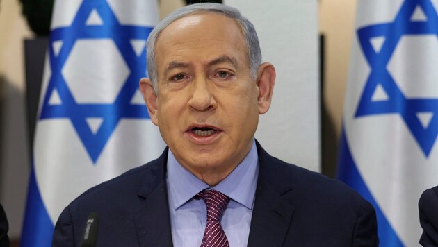 Seit einem Jahr erneut im Amt: Israels Premierminister Benjamin Netanyahu (Bild: AP)