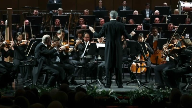 Die Grazer Philharmoniker unter Vassilis Christopoulos beim Neujahrskonzert in der Grazer Oper (Bild: Oliver Wolf)