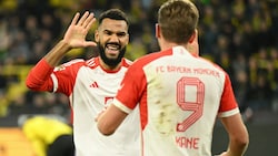 Geht es für Eric Maxim Choupo-Moting (links) zum nächsten Traditionsverein? (Bild: APA/AFP/INA FASSBENDER)