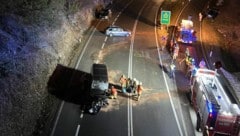 Vier Fahrzeuge waren an der Massenkarambolage beteiligt. (Bild: zoom.tirol)