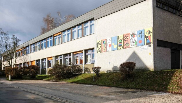 Die Errichtung der Schulstraße soll das morgendliche Verkehrsaufkommen im Umfeld deutlich ...