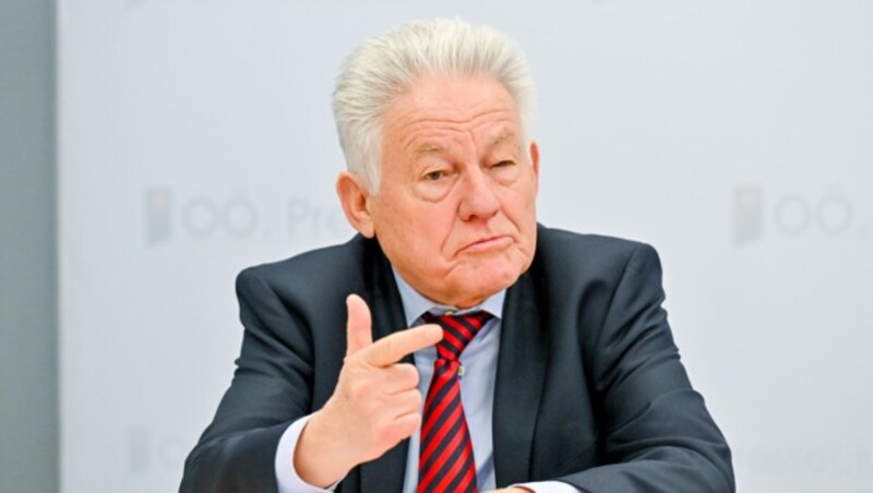 Oberösterreichs Alt-Landeshauptmann Josef Pühringer präsentiert die Agenda für die Senioren. Der ÖVP-Politiker ist Obmann des Seniorenbundes und vertritt 75.000 Mitglieder. (Bild: © Harald Dostal / 2023)