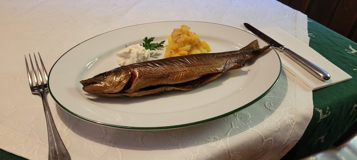 Forellen und Saibline aus eigener Bio-Zucht gibt es künftig bei der Fischpartie