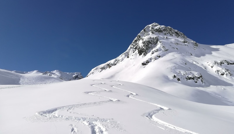 Herrlichen Pulverschnee wie hier in den Stubaier Alpen könnte der Wintereinbruch bringen. (Bild: Peter Freiberger)