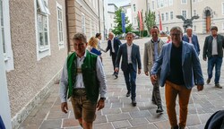 Im Sommer besuchte bereits eine Gruppe von angehenden Bürgermeistern den Chiemseehof in der Stadt Salzburg. (Bild: Tschepp Markus)