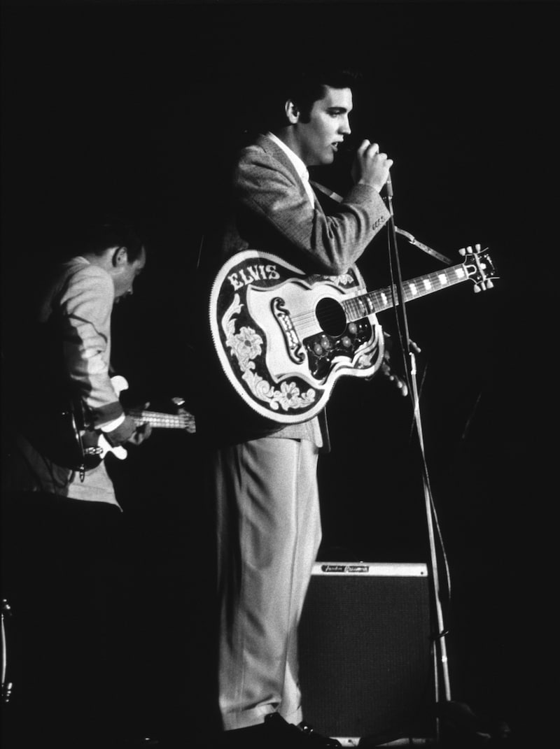 Elvis Presley 1956 in Los Angeles (Bild: mptv / picturedesk.com/Ernest Reshovsky © 1978 Marc Reshovsky)